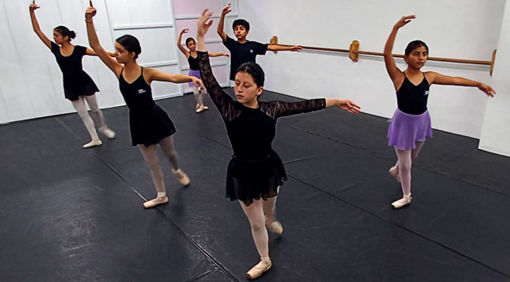 ANDREA JARAMILLO ESTUDIO DE DANZA Ballet Nivel Intermedio